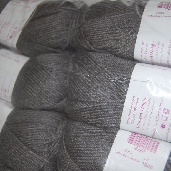 KnitPicks 10-Pack (36.5 oz) Brava Cobblestone Heather (Gray) #4 Worsted Yarn - Picture 6 of 10